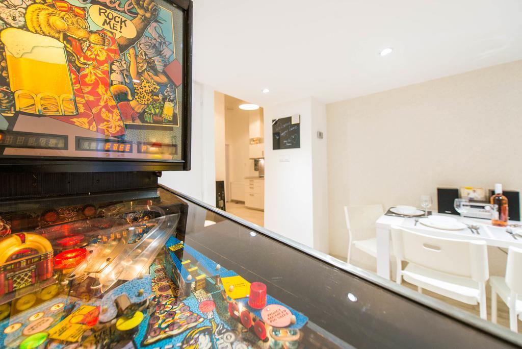 Happy Home Joy - Apartment With Free Pinball Machine Будапеща Екстериор снимка