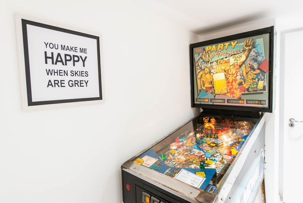 Happy Home Joy - Apartment With Free Pinball Machine Будапеща Екстериор снимка